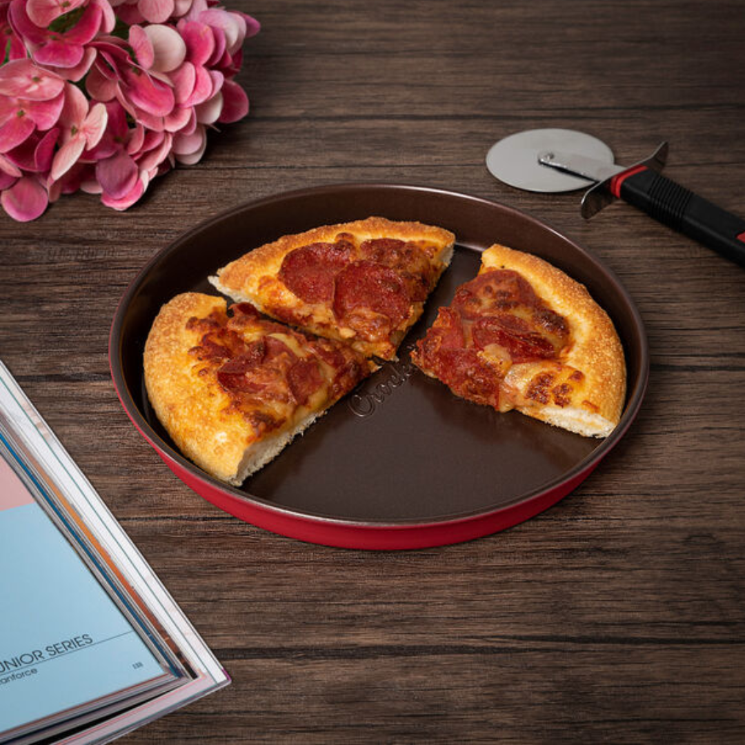 Betty Crocker NonStick Pizza Pan- 23x2.8cm