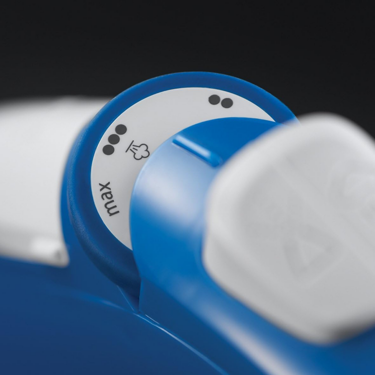 Russell Hobbs Steam Iron- 2400 Watt, 240 Ml